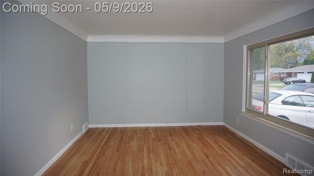 28644 Grobbel Avenue, Warren, MI 48092