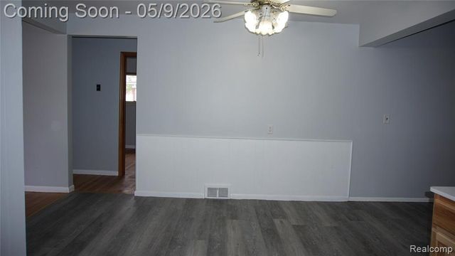 28644 Grobbel Avenue, Warren, MI 48092