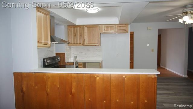28644 Grobbel Avenue, Warren, MI 48092