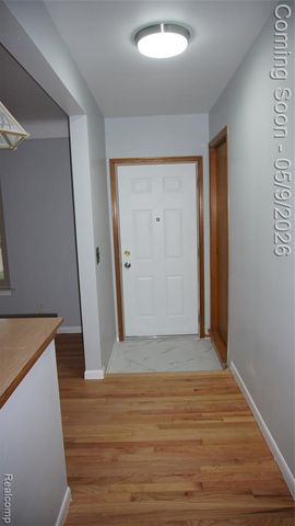 28644 Grobbel Avenue, Warren, MI 48092