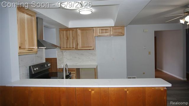 28644 Grobbel Avenue, Warren, MI 48092
