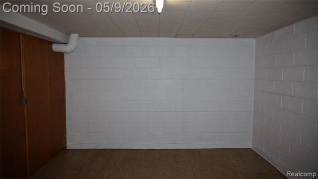 28644 Grobbel Avenue, Warren, MI 48092