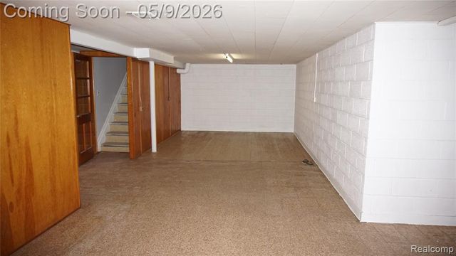 28644 Grobbel Avenue, Warren, MI 48092