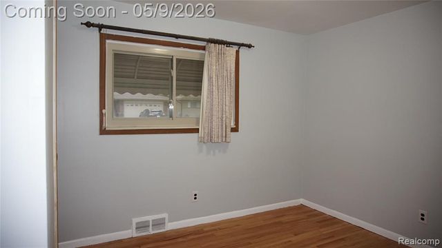 28644 Grobbel Avenue, Warren, MI 48092