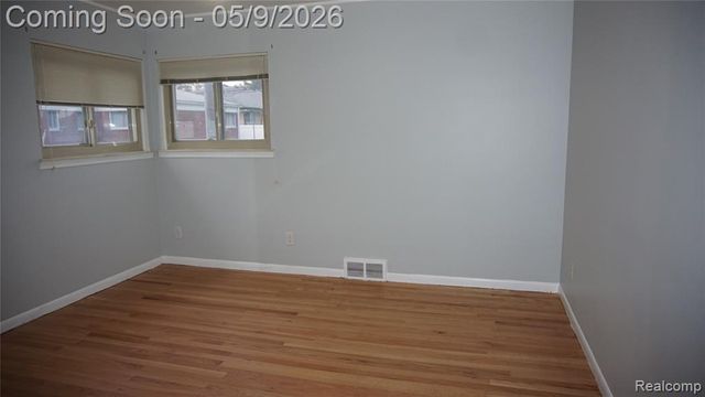 28644 Grobbel Avenue, Warren, MI 48092