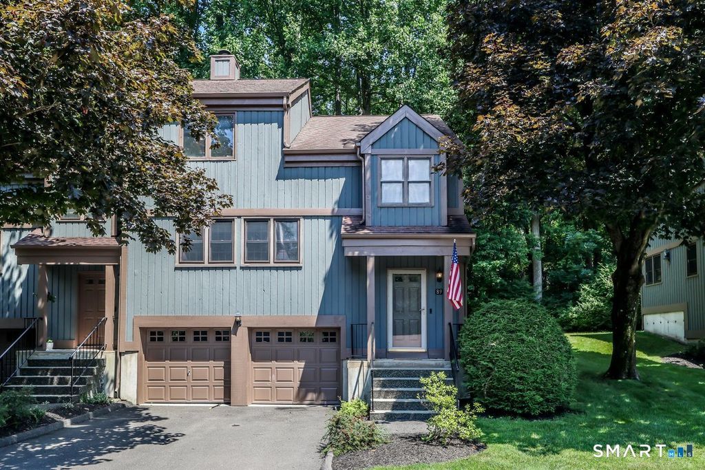 89 Heatherwood Drive 89, Brookfield, CT 06804
