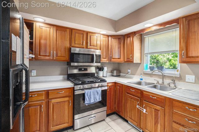 415 E Oliver Street, Corunna, MI 48817
