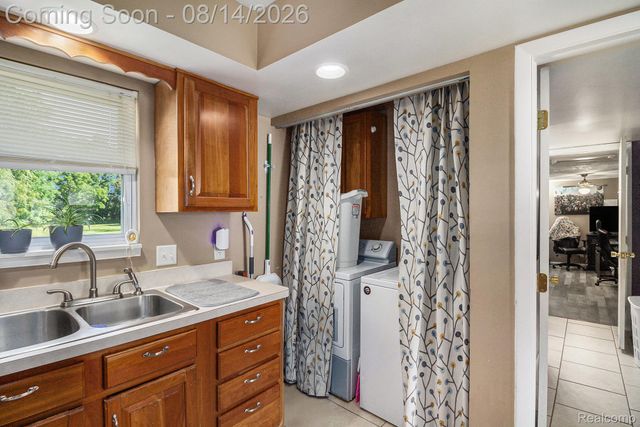 415 E Oliver Street, Corunna, MI 48817