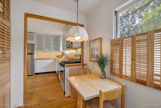 417 Cloverly Road, Grosse Pointe, MI 48236