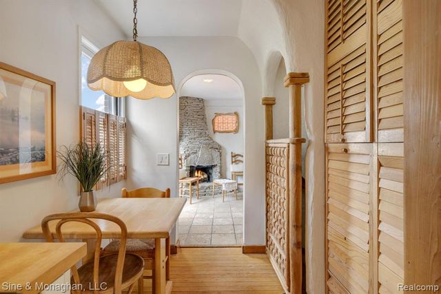417 Cloverly Road, Grosse Pointe, MI 48236