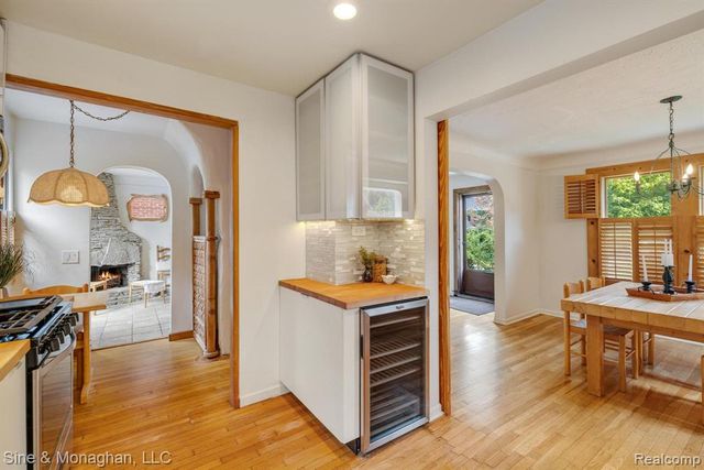 417 Cloverly Road, Grosse Pointe, MI 48236