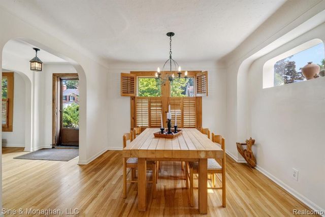417 Cloverly Road, Grosse Pointe, MI 48236