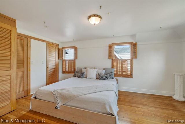 417 Cloverly Road, Grosse Pointe, MI 48236