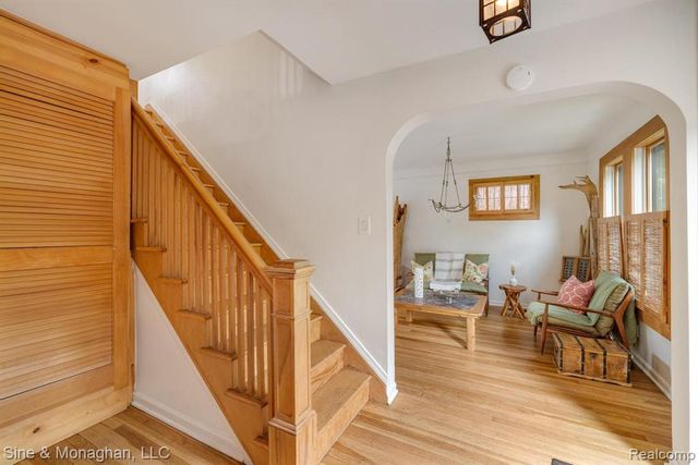 417 Cloverly Road, Grosse Pointe, MI 48236