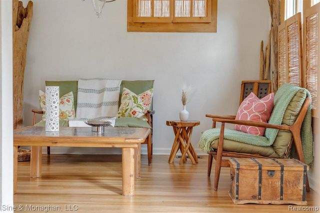417 Cloverly Road, Grosse Pointe, MI 48236
