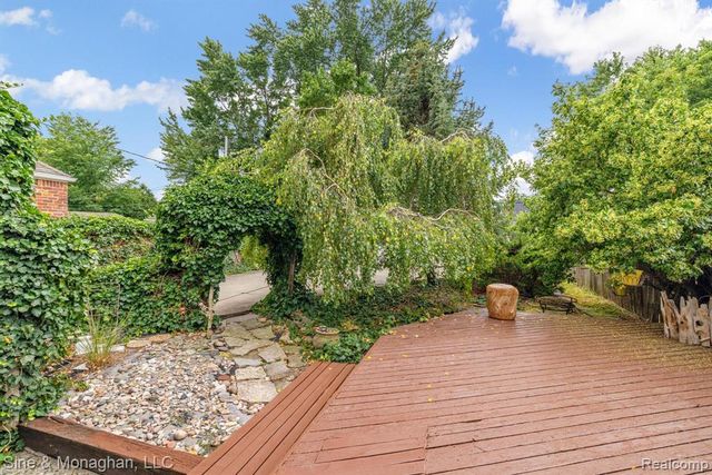 417 Cloverly Road, Grosse Pointe, MI 48236