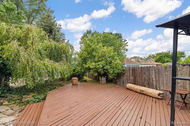 417 Cloverly Road, Grosse Pointe, MI 48236