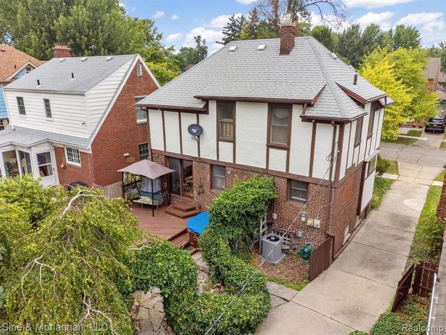 417 Cloverly Road, Grosse Pointe, MI 48236