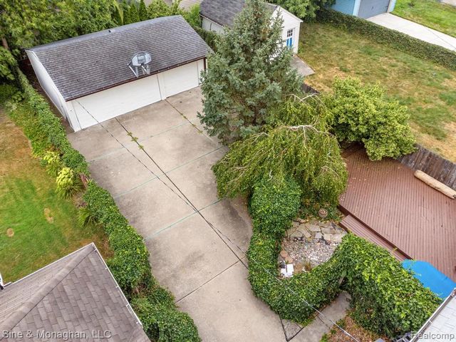 417 Cloverly Road, Grosse Pointe, MI 48236