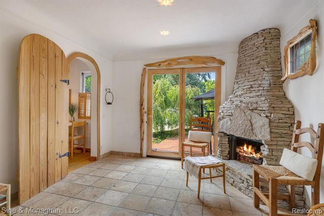 417 Cloverly Road, Grosse Pointe, MI 48236