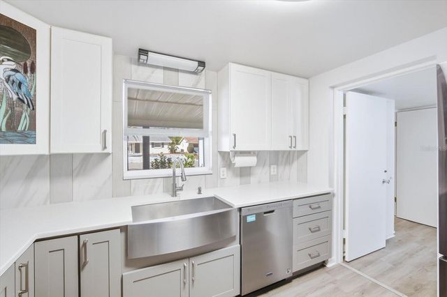 6035 HOPKINS DRIVE N, Bradenton, FL 34207