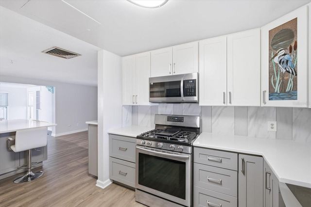 6035 HOPKINS DRIVE N, Bradenton, FL 34207