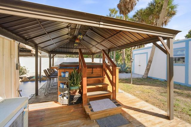 6035 HOPKINS DRIVE N, Bradenton, FL 34207