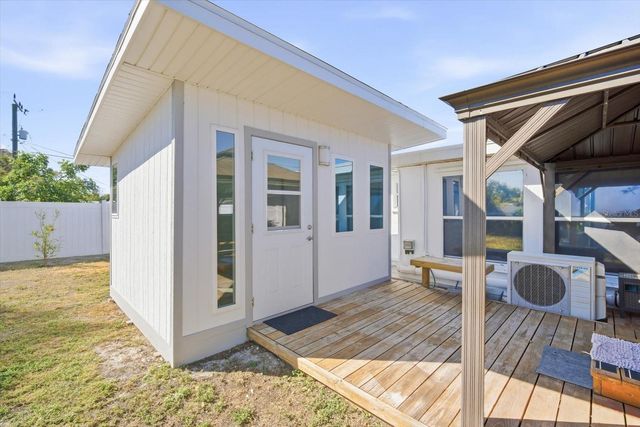 6035 HOPKINS DRIVE N, Bradenton, FL 34207