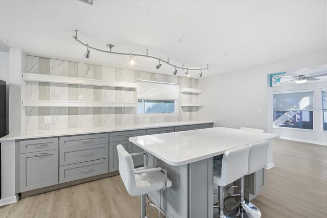 6035 HOPKINS DRIVE N, Bradenton, FL 34207