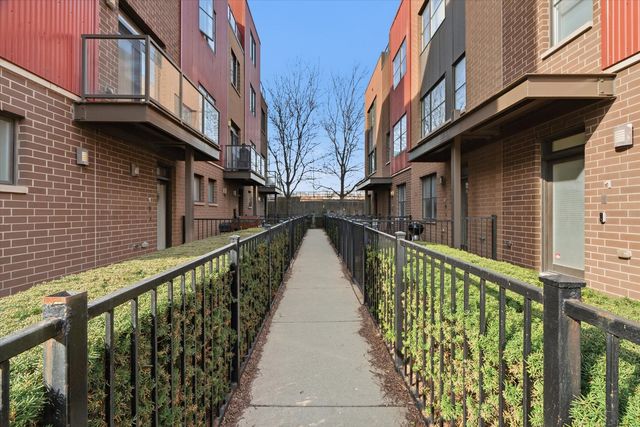 648 W 16th Street 2, Chicago, IL 60616