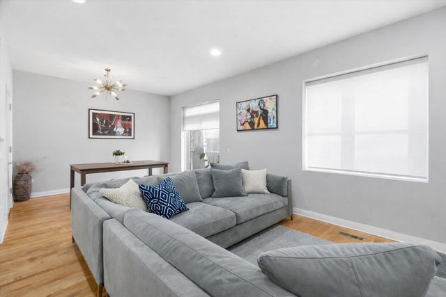 648 W 16th Street 2, Chicago, IL 60616