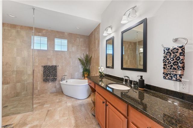 21450 Strada Nuova CIR 303, Estero, FL 33928