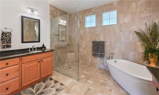 21450 Strada Nuova CIR 303, Estero, FL 33928