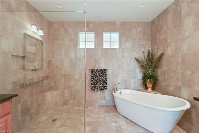 21450 Strada Nuova CIR 303, Estero, FL 33928