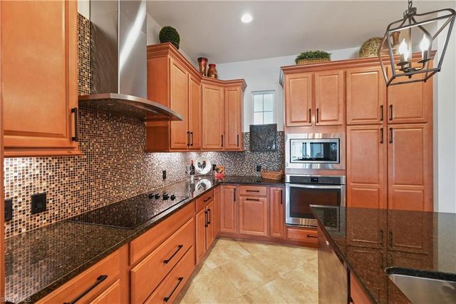 21450 Strada Nuova CIR 303, Estero, FL 33928