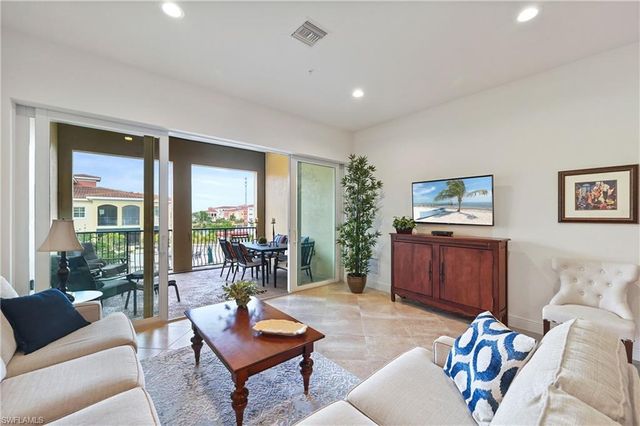 21450 Strada Nuova CIR 303, Estero, FL 33928
