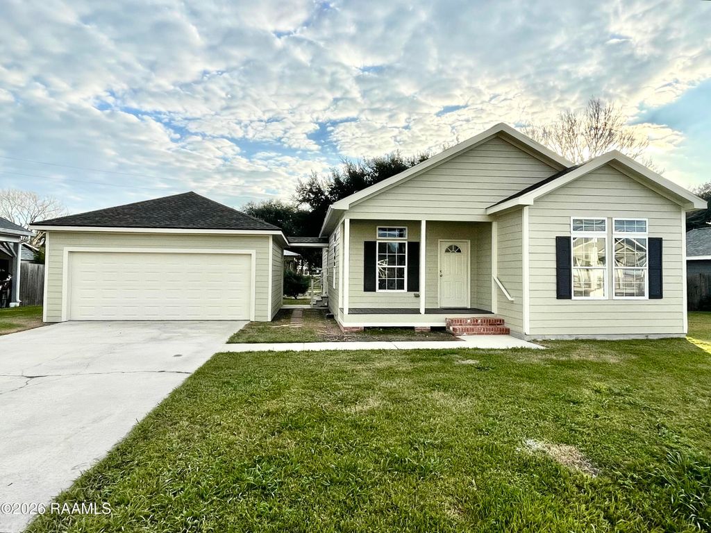 102 Stoneburg Drive, Duson, LA 70529