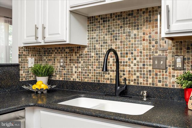 55 SCARLET OAK DR, Princeton, NJ 08540