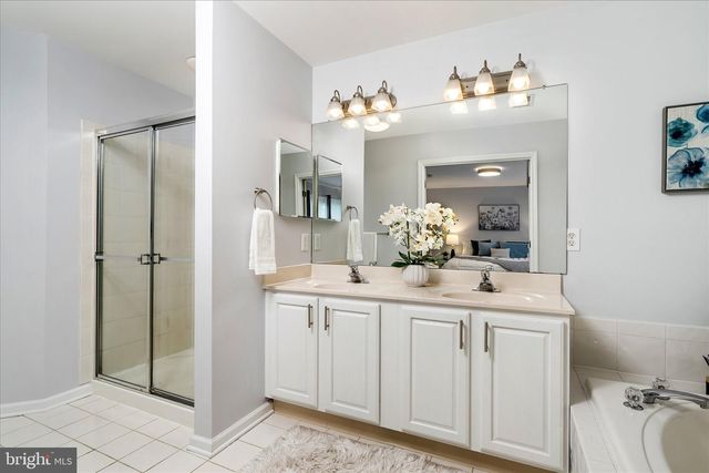 55 SCARLET OAK DR, Princeton, NJ 08540
