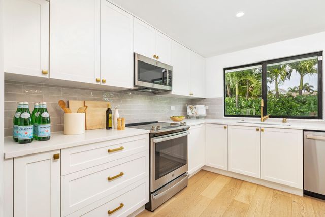 320 Linda Lane, West Palm Beach, FL 33405