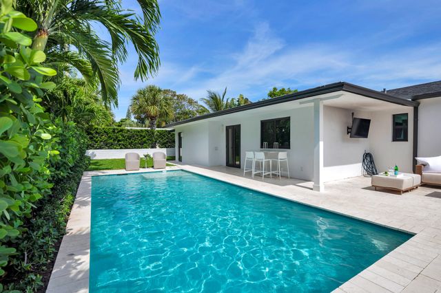 320 Linda Lane, West Palm Beach, FL 33405