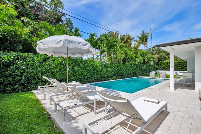 320 Linda Lane, West Palm Beach, FL 33405