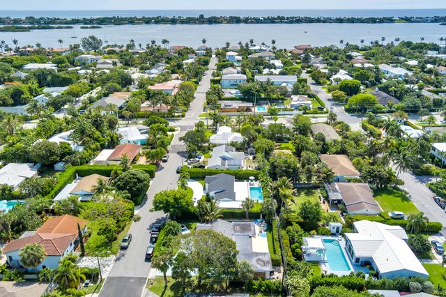 320 Linda Lane, West Palm Beach, FL 33405