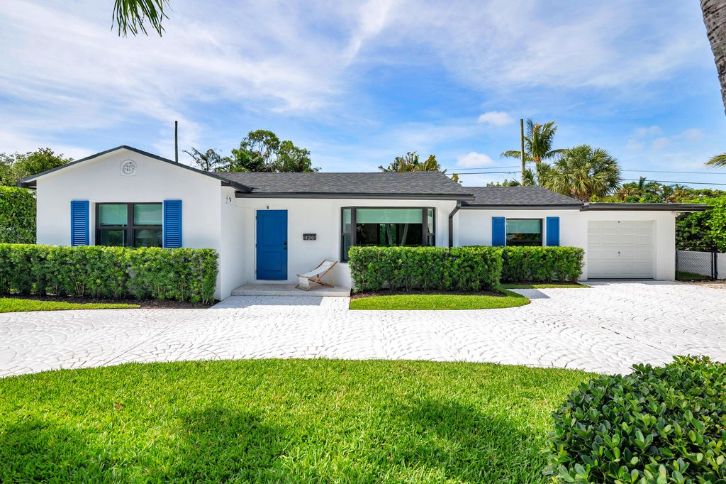 320 Linda Lane, West Palm Beach, FL 33405