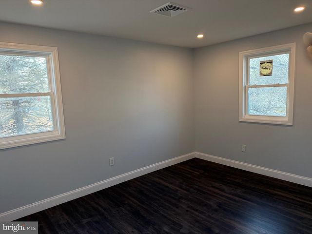 211 SHOSHONI TRL, Browns Mills, NJ 08015