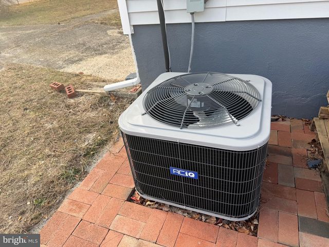 211 SHOSHONI TRL, Browns Mills, NJ 08015