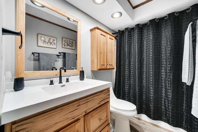 1761 Selo Drive, Schererville, IN 46375