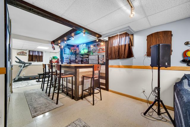 1761 Selo Drive, Schererville, IN 46375