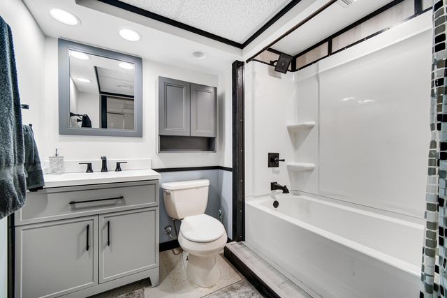 1761 Selo Drive, Schererville, IN 46375