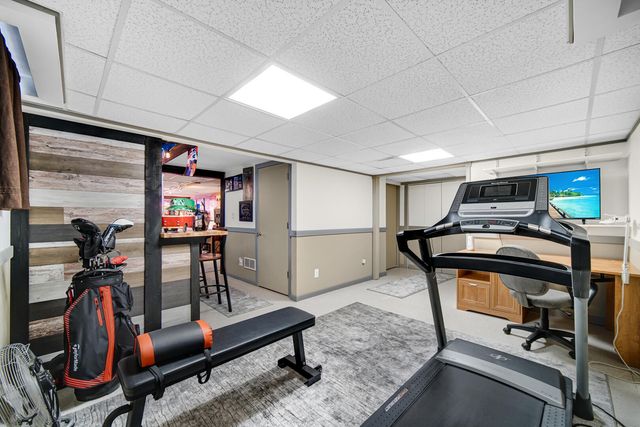 1761 Selo Drive, Schererville, IN 46375